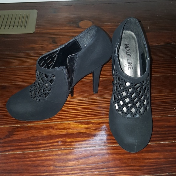 madeline girl Shoes - Black booties size 8.5M Madeline Girl madeline girl Shoes - Black booties size 8.5M Madeline Girl